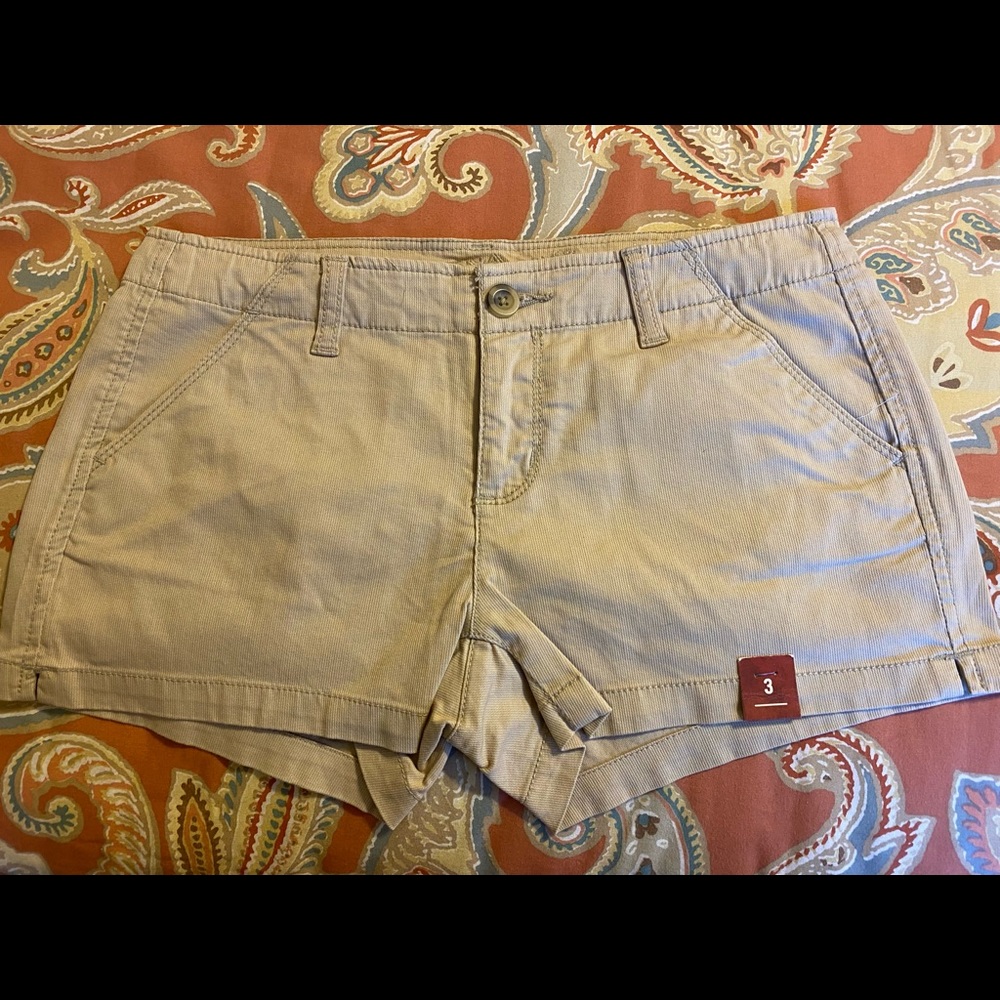 NWT Arizona khaki shorts